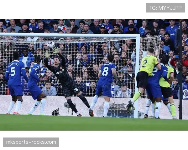 切尔西关键比赛表现波动，对赛季争冠形势形成直接影响