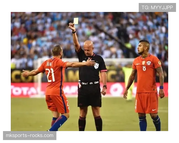 足球禁赛规则解析：累计黄牌与红牌判罚条件详情