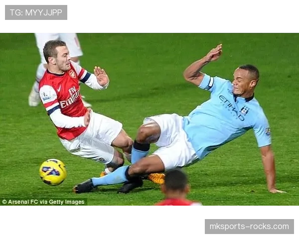 铲球犯规判罚标准解析：何时必须出示红牌？